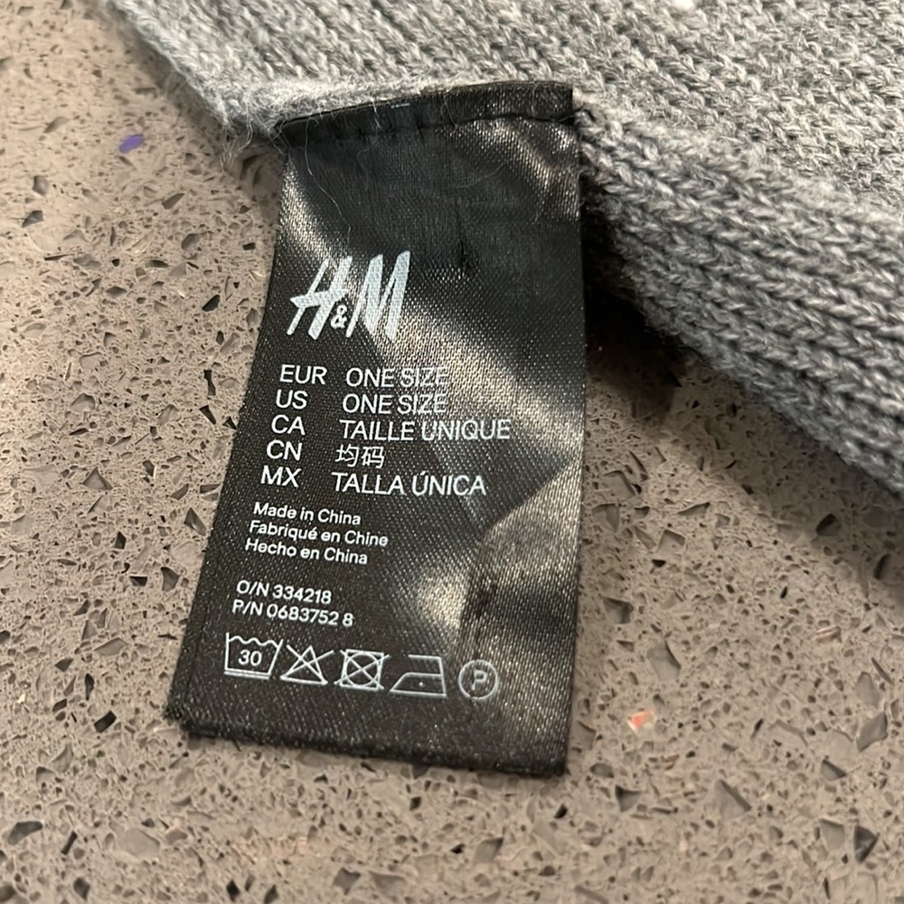 H&M scarf - Picture 3 of 4